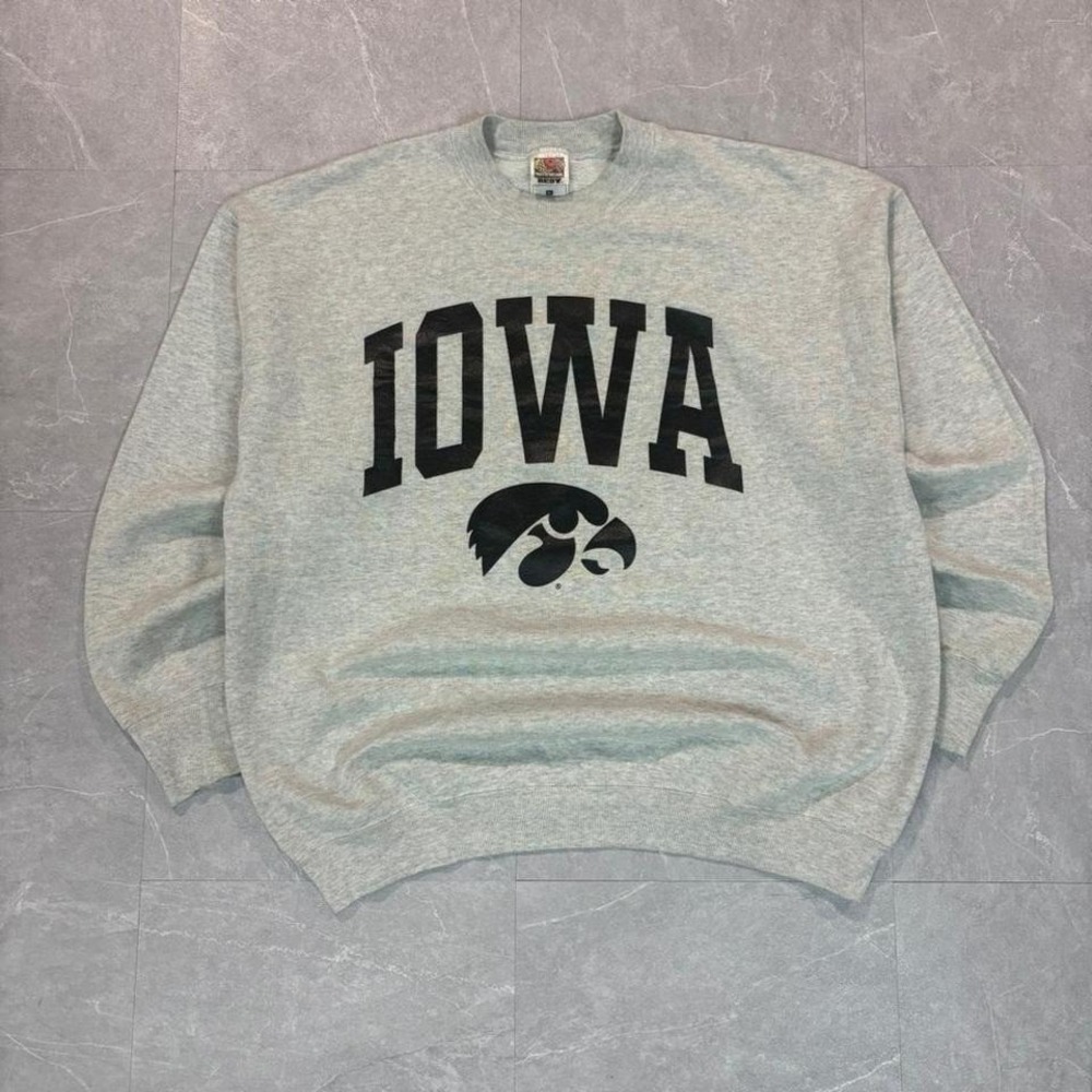 1990's Fruit of the Loom grey Iowa Hawkeyes crewneck sweatshirt Size XL